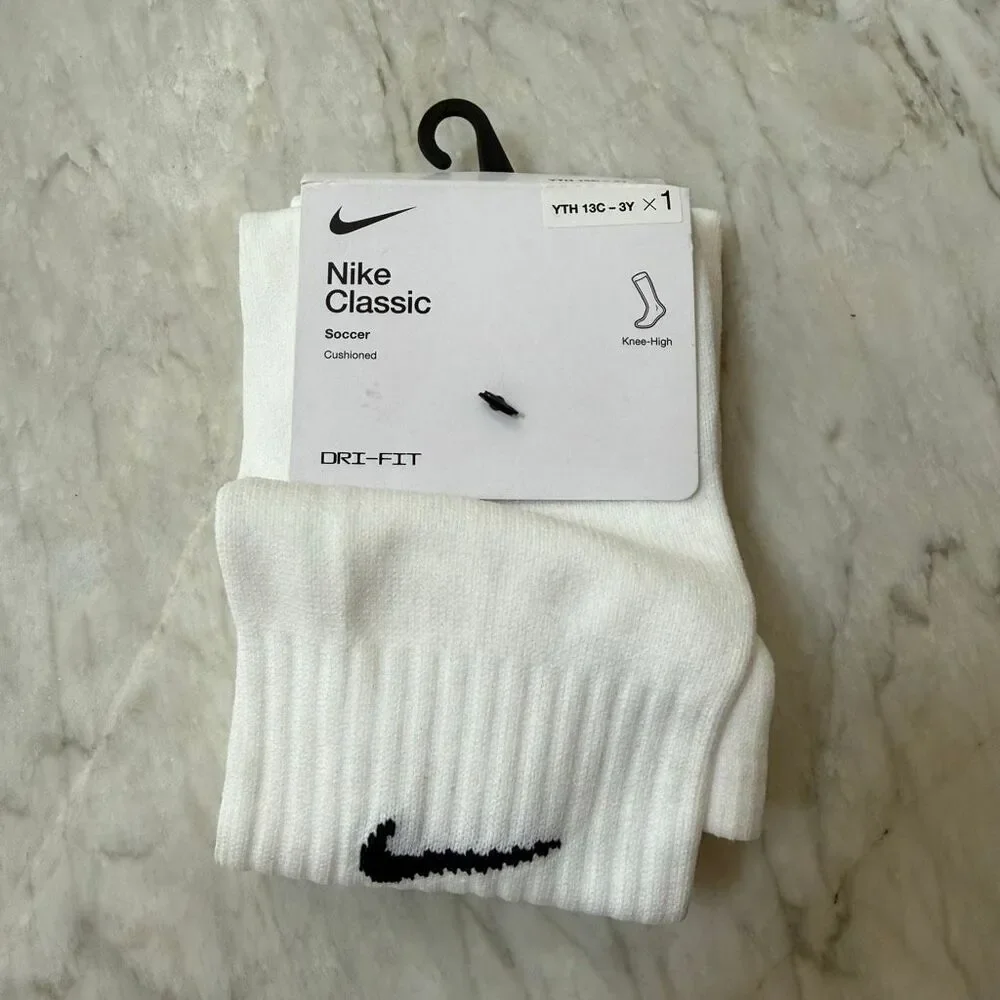 Nike Classic Youth Size XS (13C-3Y) White Cushioned Soccer Socks NWT